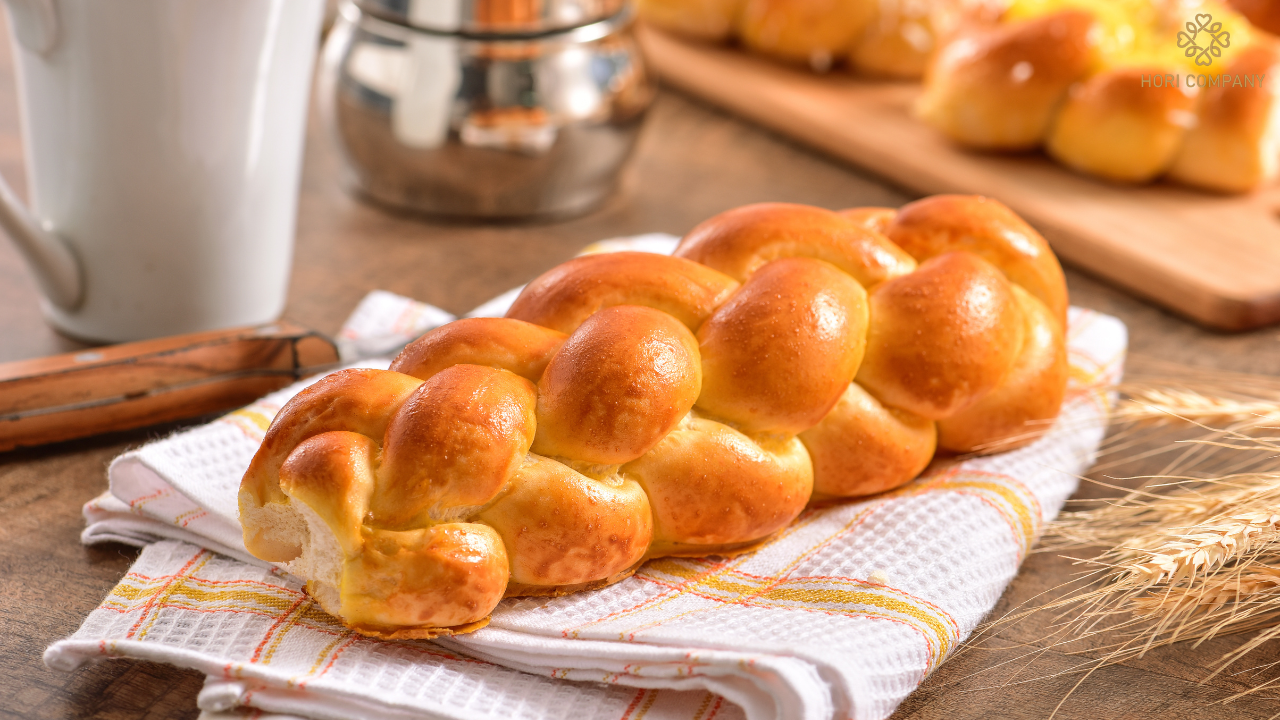 Brioche thường được dùng như bánh mì trong bữa sáng của người dân địa phương Pháp