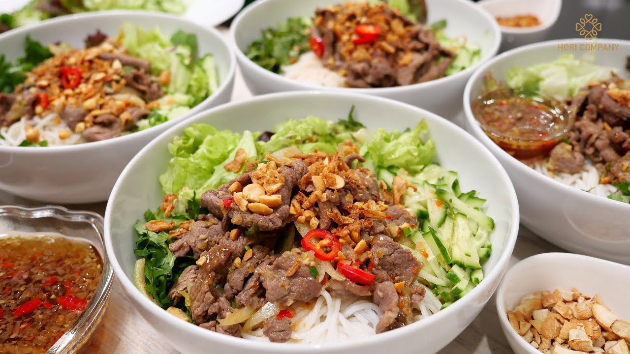 Bún bò xào Việt Nam