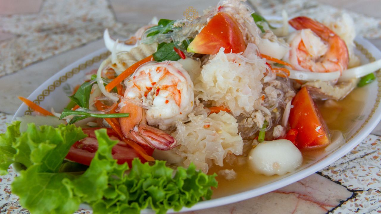 Yam talay (Salad hải sản cay)